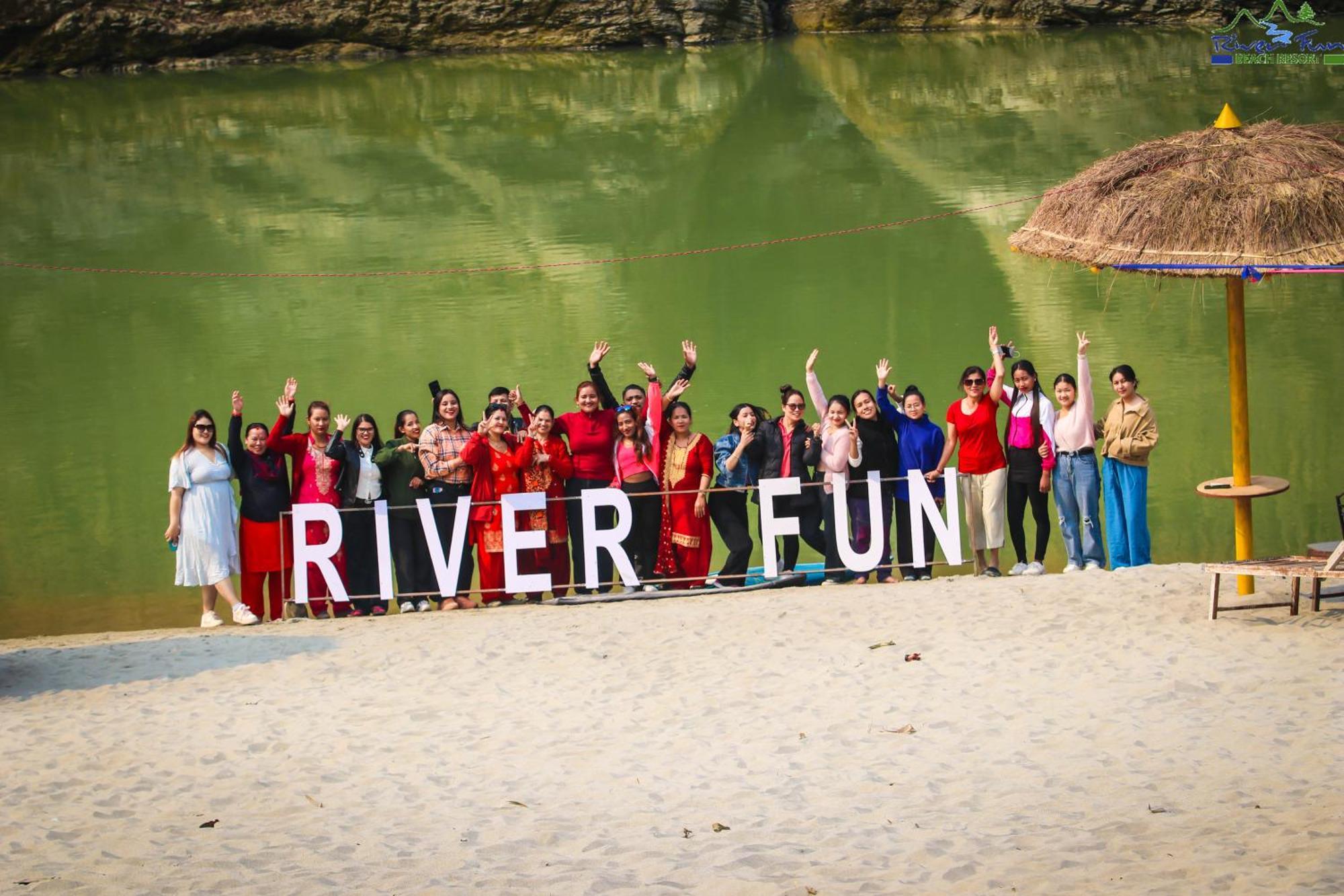 River Fun Beach Resort Gorkhā Exteriér fotografie
